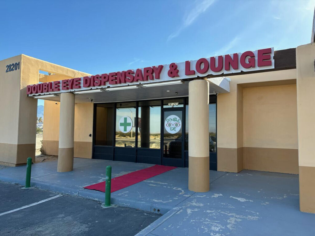 Double Eye Dispensary & Lounge